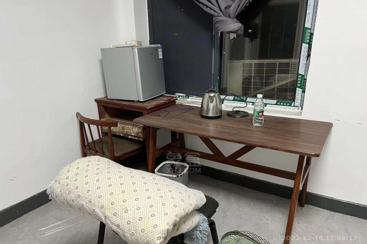 新屋街  2室1厅1卫   1000.00元/月室内图