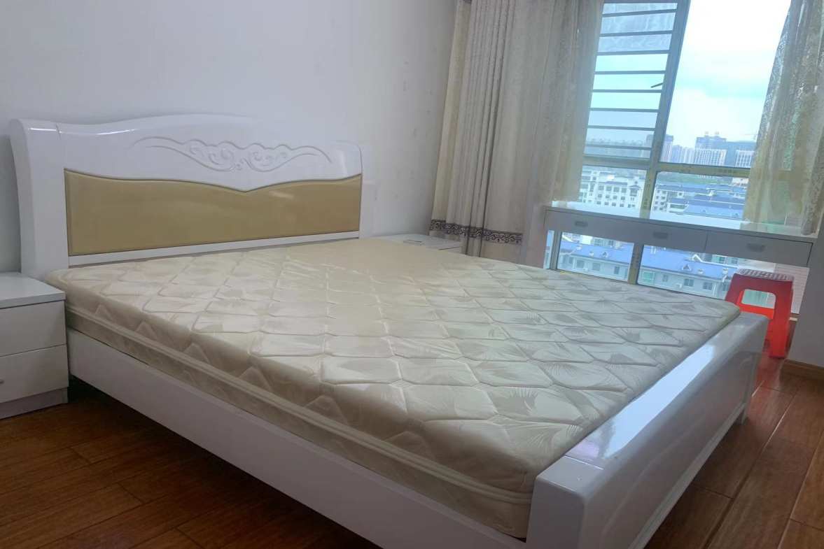 明兴花苑  3室2厅2卫   2500.00元/月室内图1