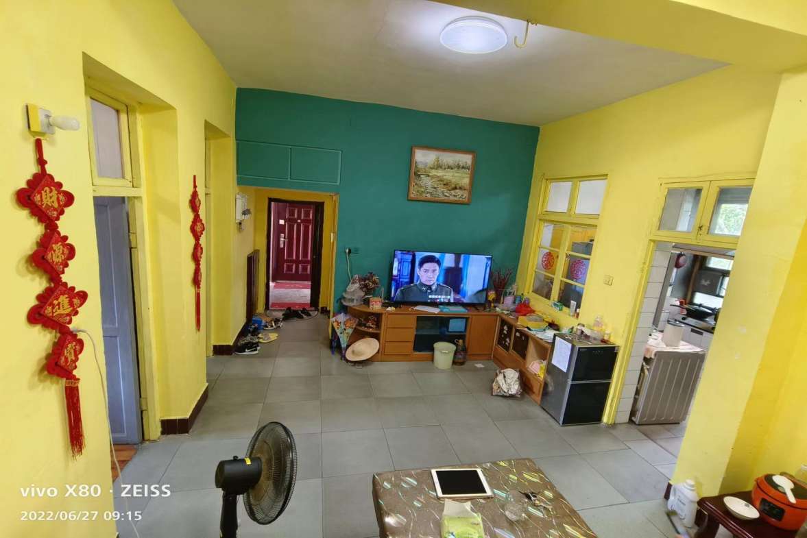 旁山冲  3室1厅1卫    26.8万客厅