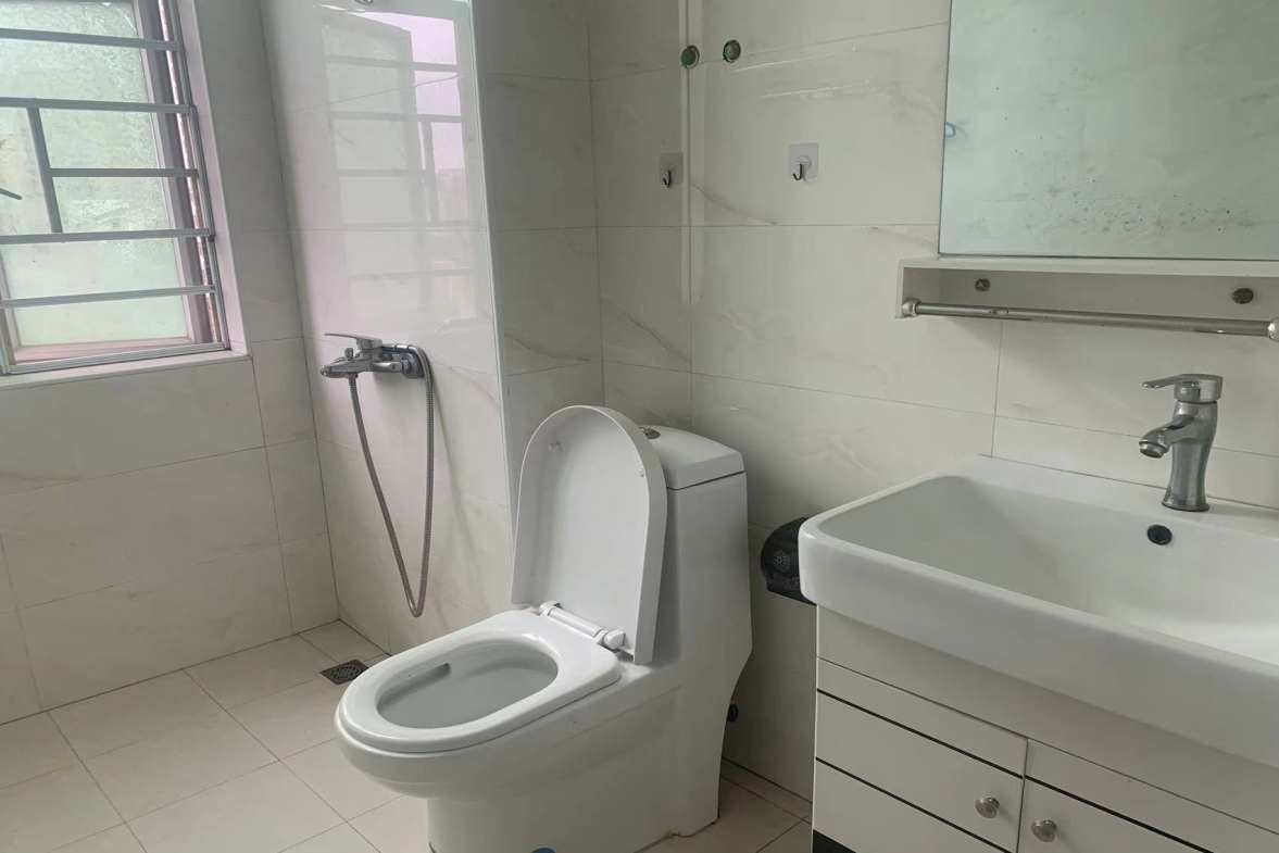 明兴花苑  3室2厅2卫   2500.00元/月室内图