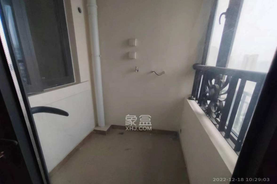恒大御景半岛  3室2厅2卫   2100.00元/月室内图