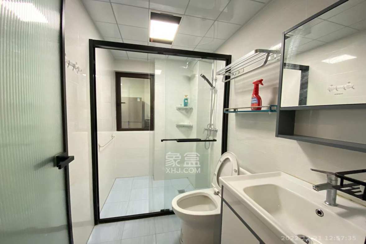 保利大都汇一期、二期  3室2厅2卫    3500.0元/月室内图