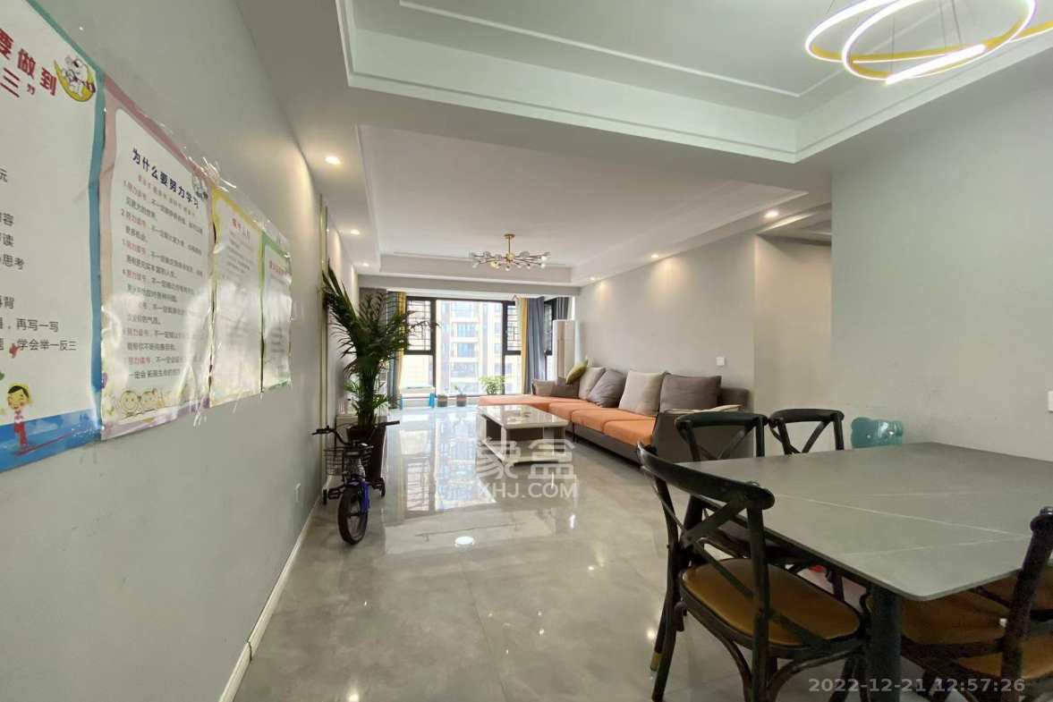 保利大都汇一期、二期  3室2厅2卫    3500.0元/月室内图