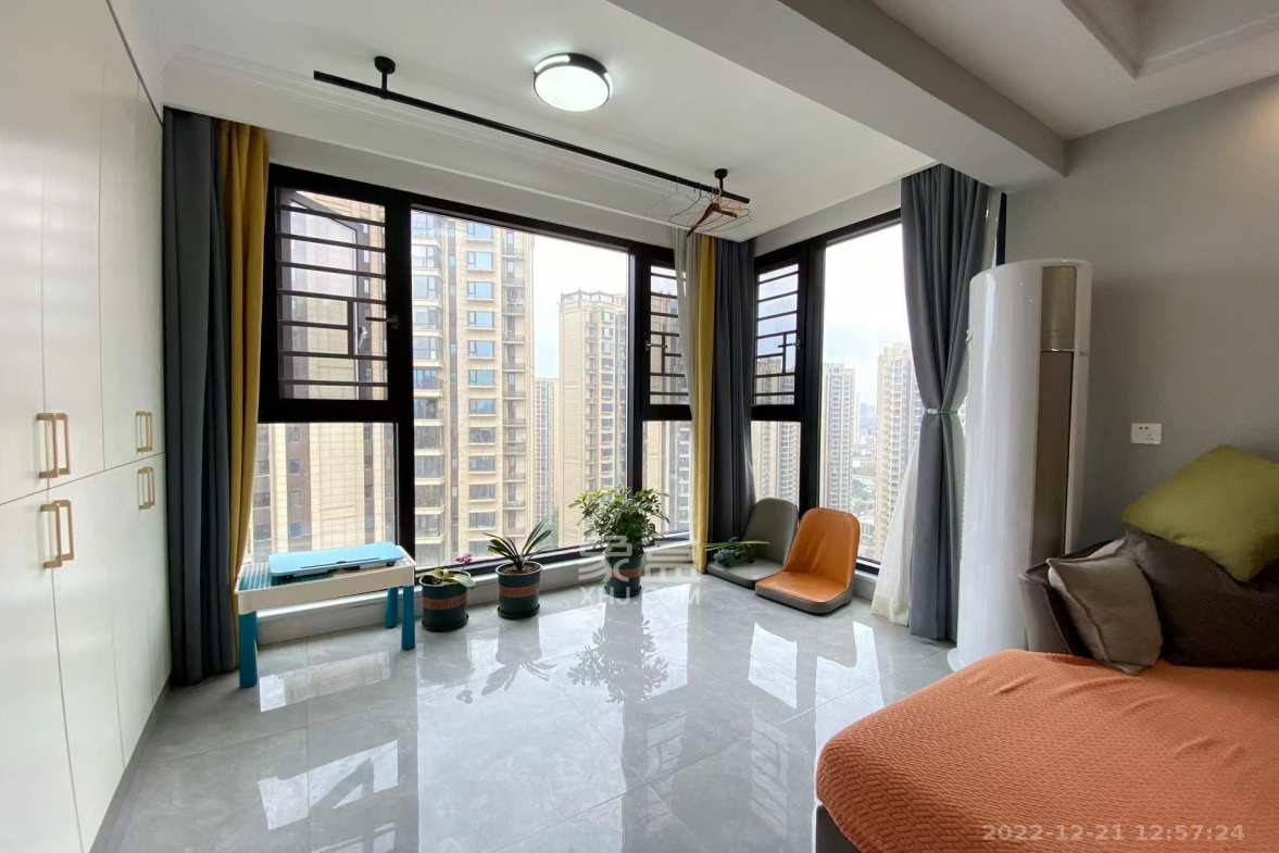 保利大都汇一期、二期  3室2厅2卫    3500.0元/月室内图1