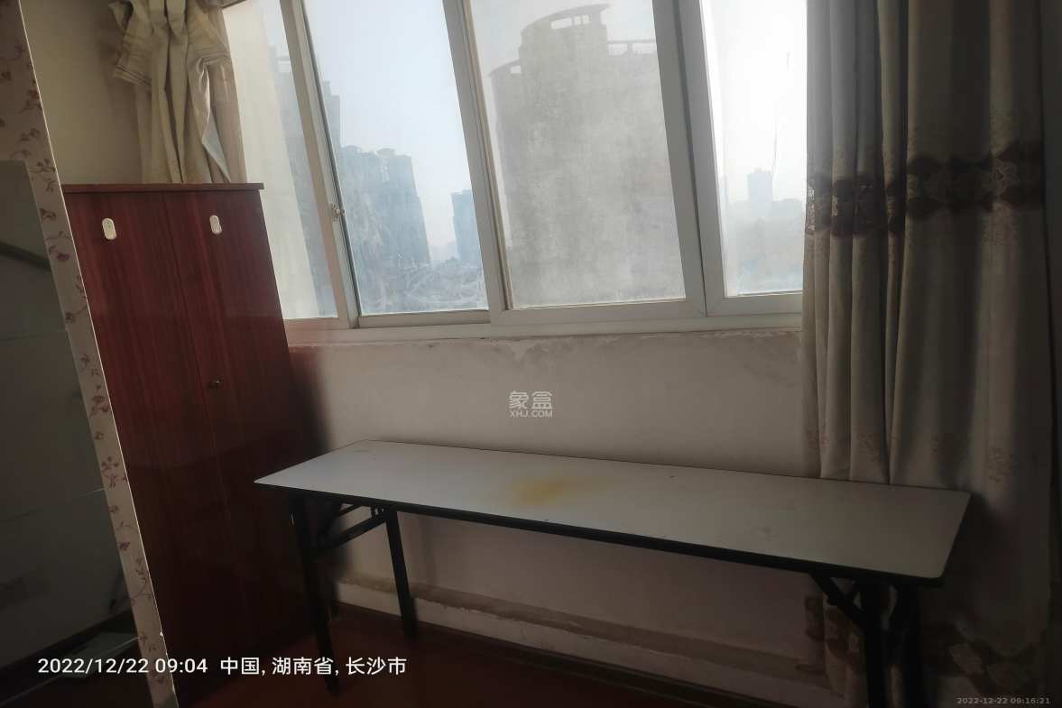2076至高点  1室1厅1卫    1300.0元/月室内图