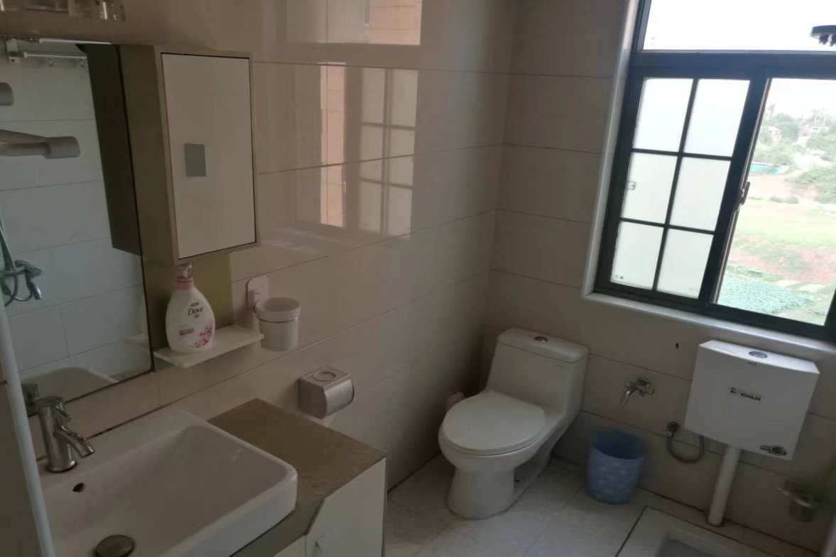 香江水岸新城  2室2厅1卫   2700.00元/月室内图