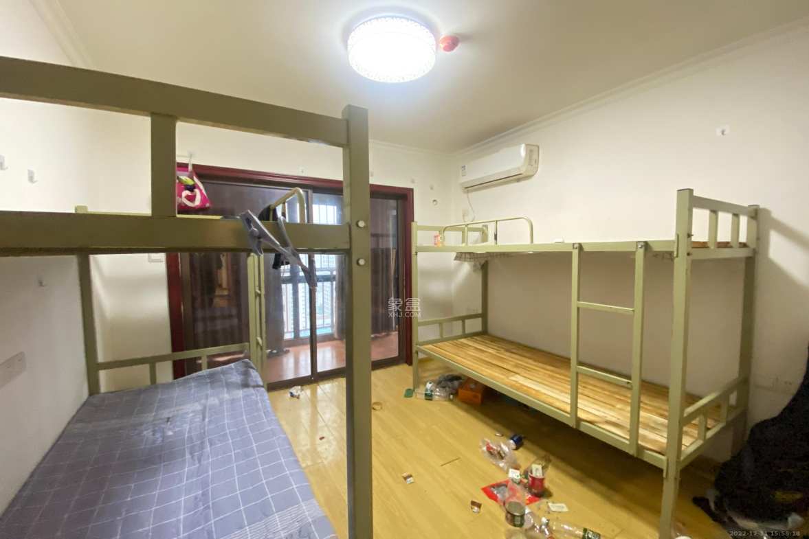 新长海广场  4室2厅2卫    2700.0元/月室内图