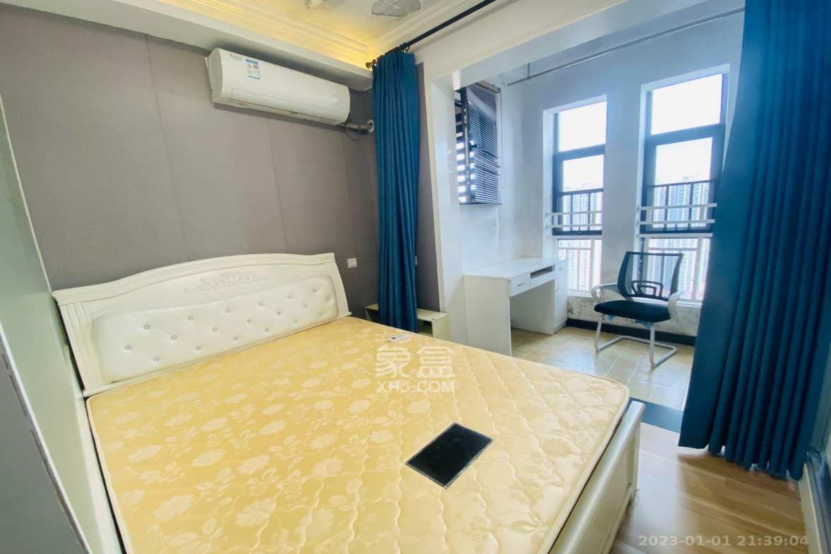 旭辉御府  1室1厅1卫    1600.0元/月室内图