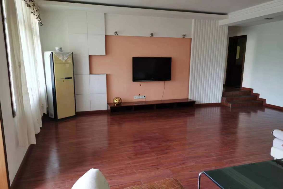 龙泉花园  3室2厅2卫    115.8万 龙泉花园  3室2厅2卫    115.8万室内图