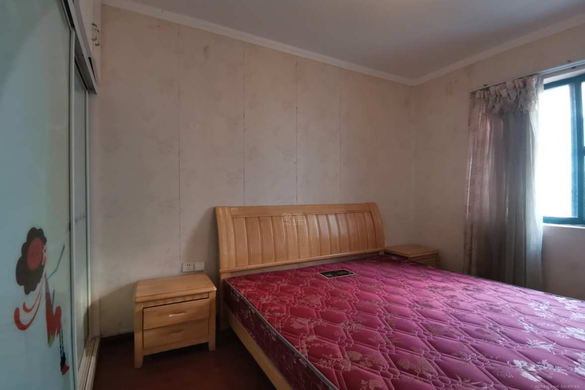 圣华名城建设北路110号  3室2厅1卫    1500.0元/月 圣华名城建设北路110号  3室2厅1卫    1500.0元/月室内图