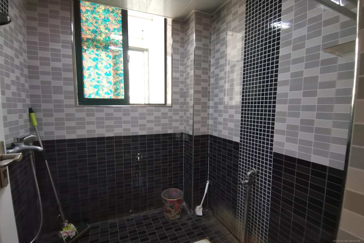 圣华名城建设北路110号  3室2厅1卫    1500.0元/月 圣华名城建设北路110号  3室2厅1卫    1500.0元/月室内图