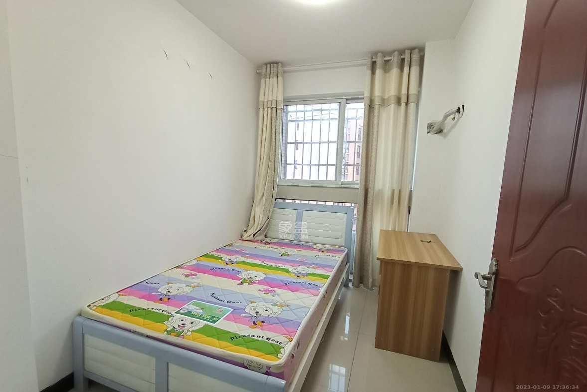 东方航标 3室2厅1卫 1800.0元/月 东方航标 3室2厅1卫 1800.0元/月室内图