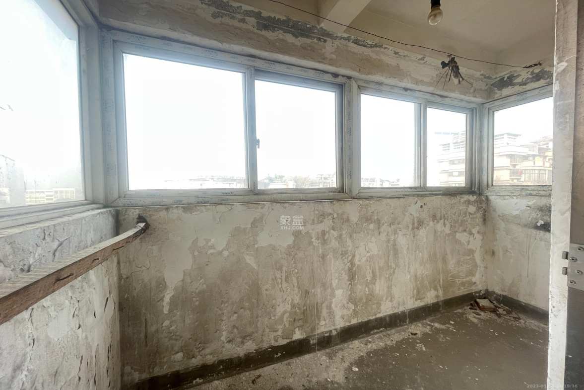 湘银嘉园  3室2厅1卫    2300.0元/月室内图
