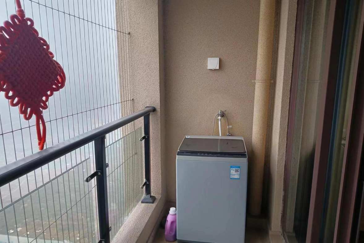 华耀碧桂园十里江湾誉峯  1室1厅1卫   1600.00元/月室内图