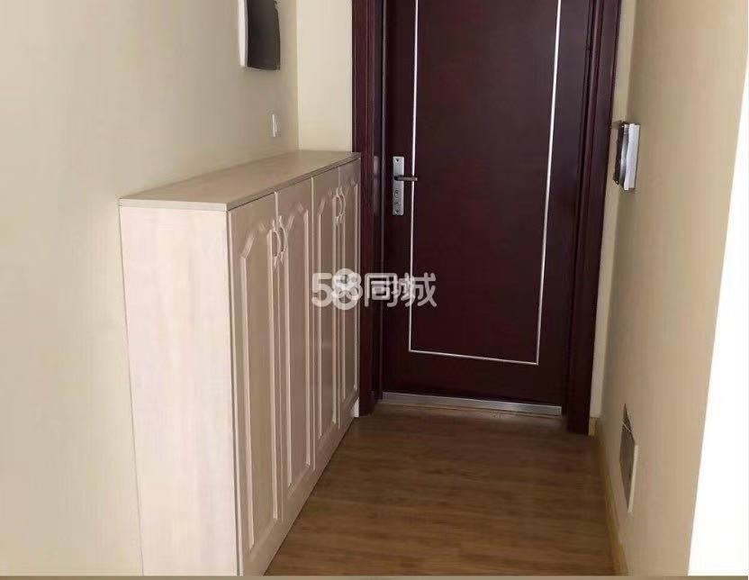 碧桂园  3室2厅2卫   1600.00元/月室内图