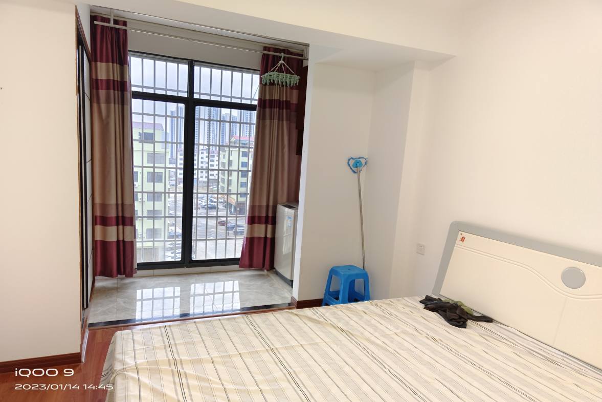 新世界建材城  3室2厅2卫   1600.00元/月室内图