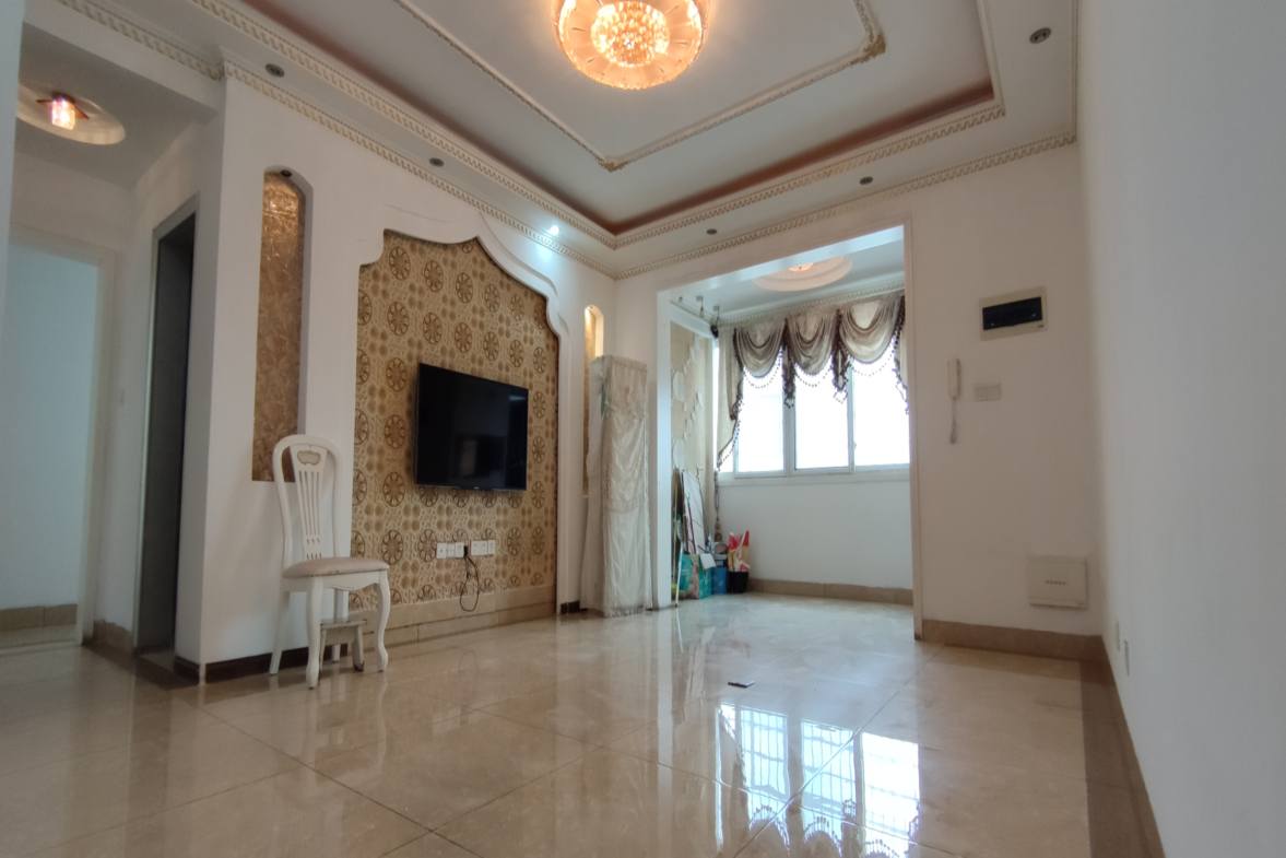 君悦华府  3室2厅2卫    73.8万室内图1