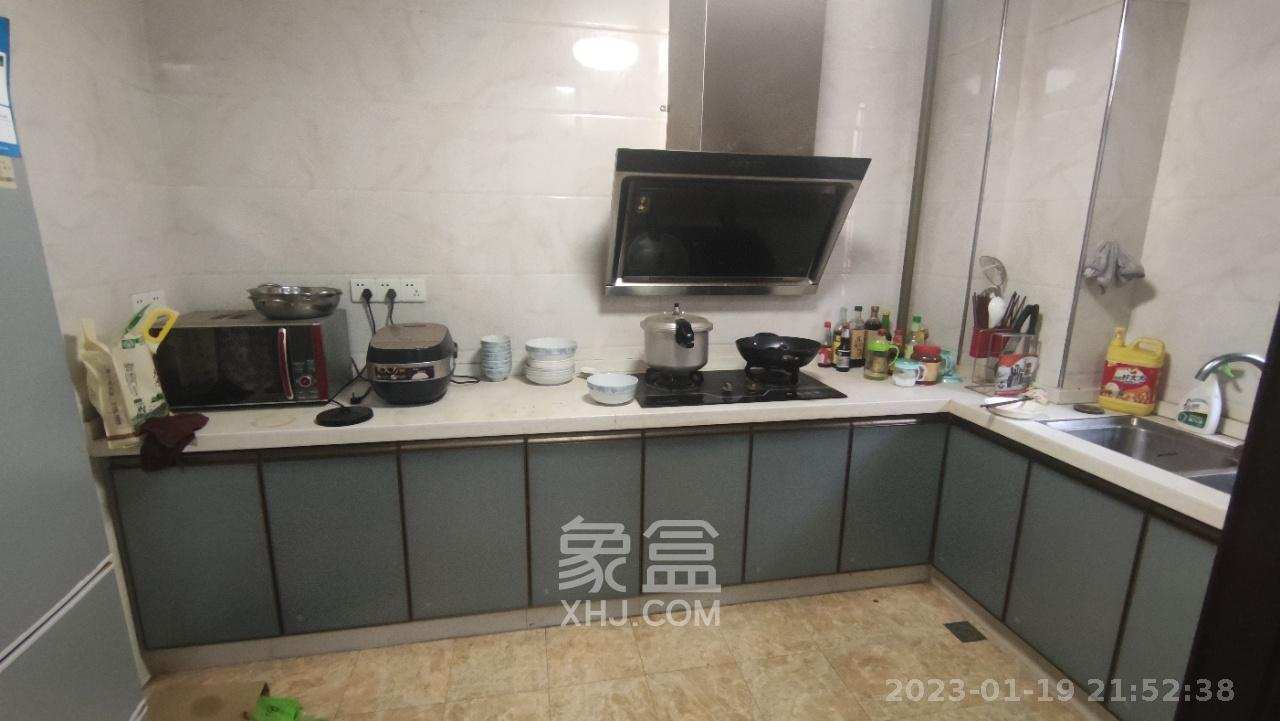 鑫天御景湾  3室2厅2卫   2700.00元/月室内图