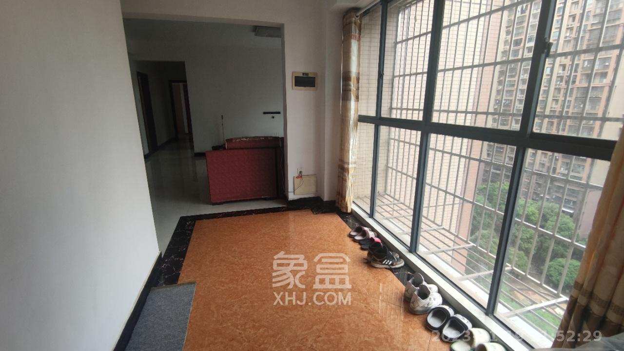 鑫天御景湾  3室2厅2卫   2700.00元/月室内图