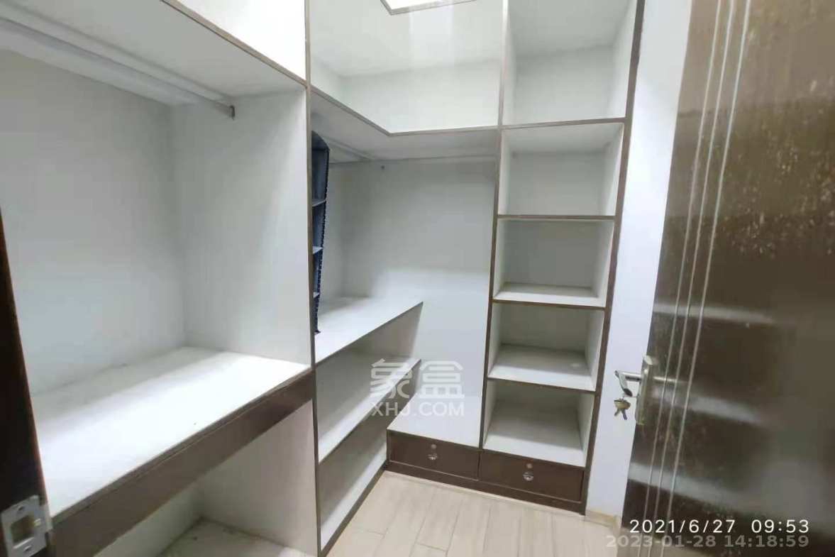 通泰梅岭苑  4室2厅2卫    4200.0元/月室内图