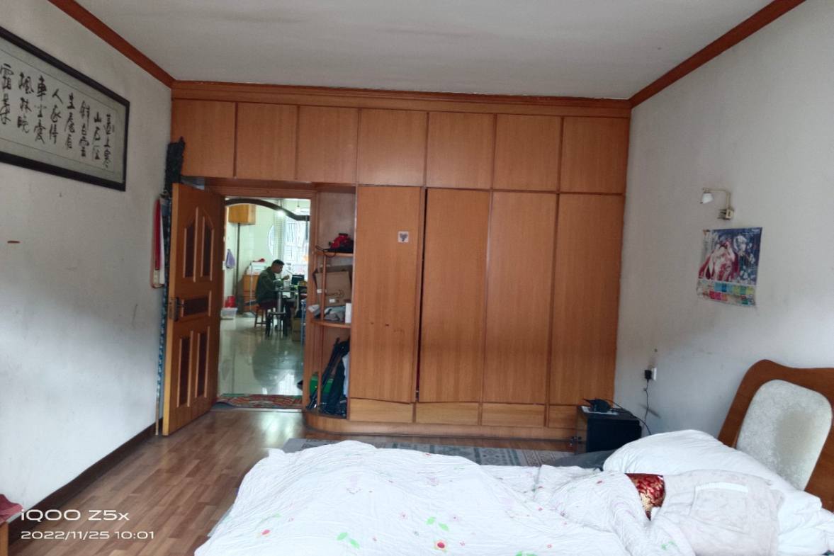 高溪花园  2室2厅1卫    39.8万卧室