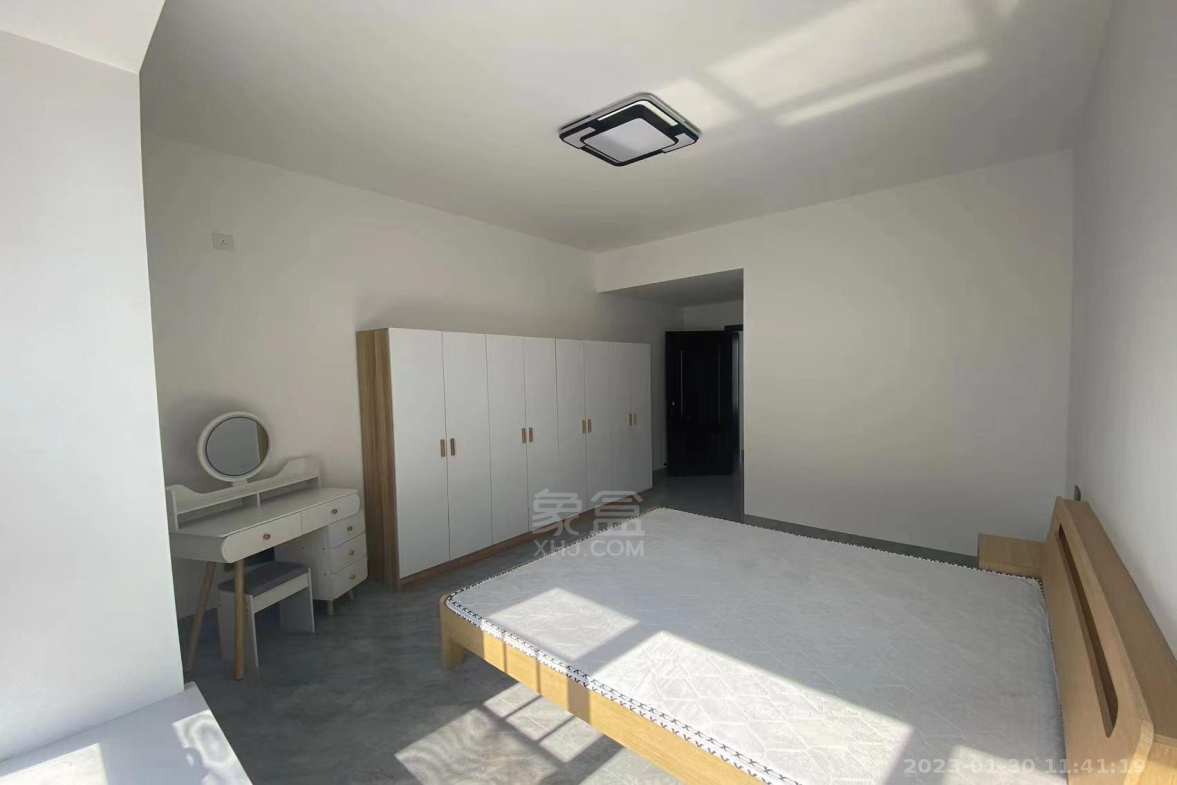 山水豪庭  3室2厅2卫    2000.0元/月室内图