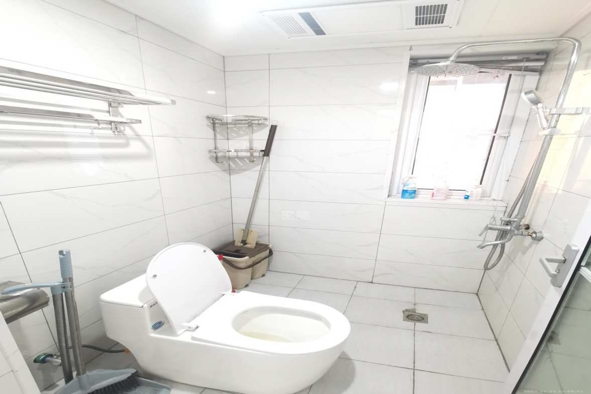 荣盛花语城  3室2厅1卫    2700.0元/月室内图