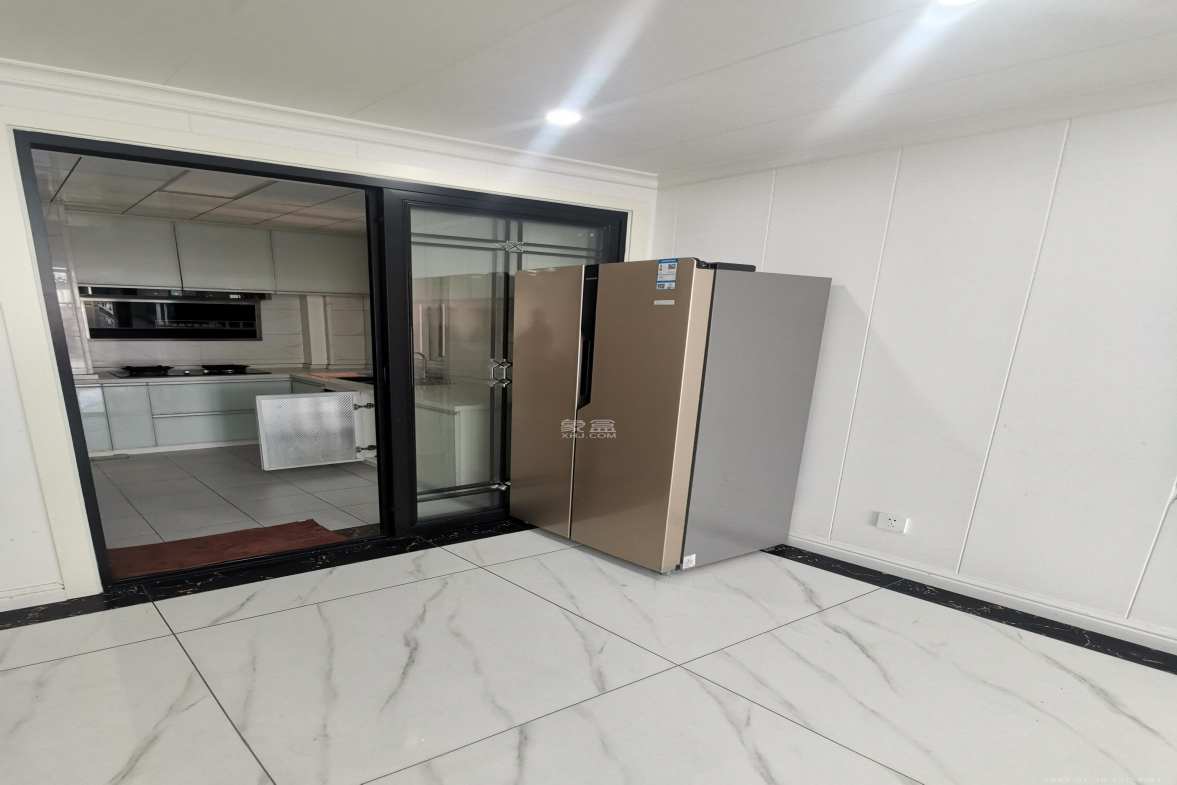 荣盛花语城  3室2厅1卫    2700.0元/月室内图