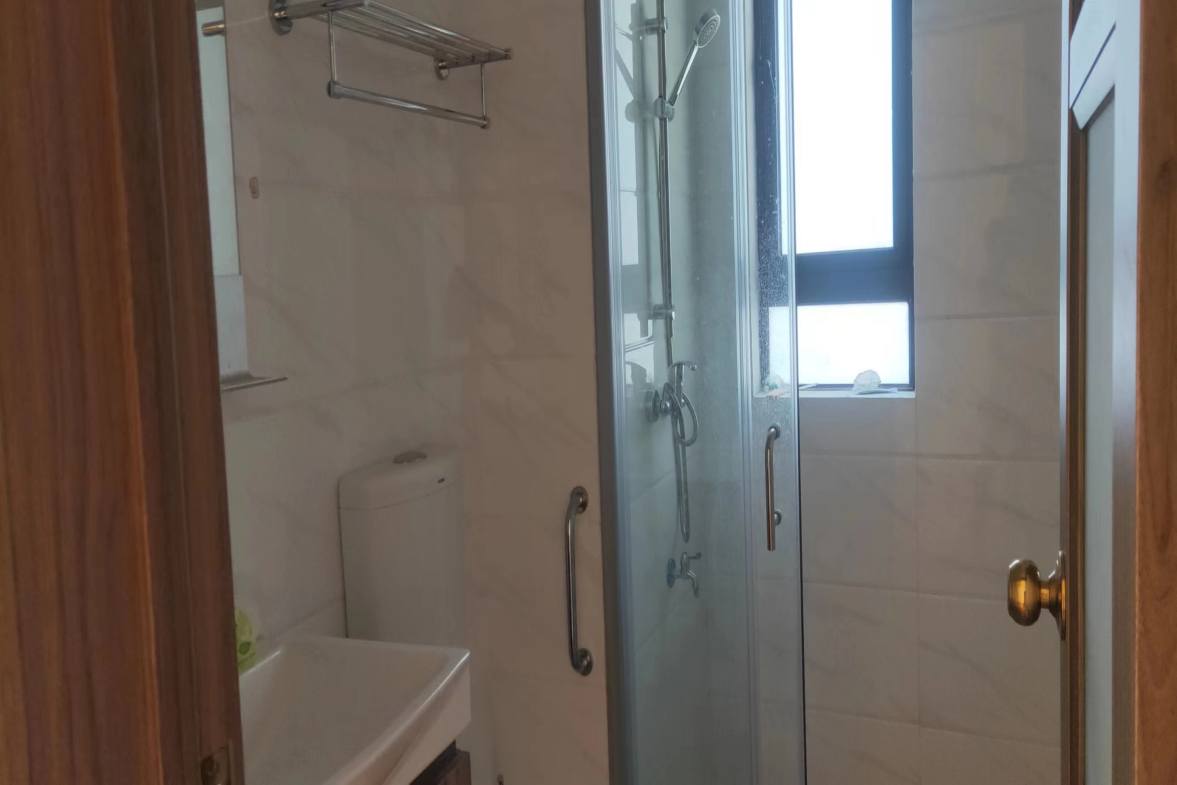 碧桂园豪园  4室2厅2卫    2000.0元/月室内图