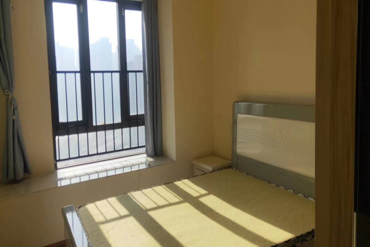 碧桂园豪园  4室2厅2卫    2000.0元/月室内图