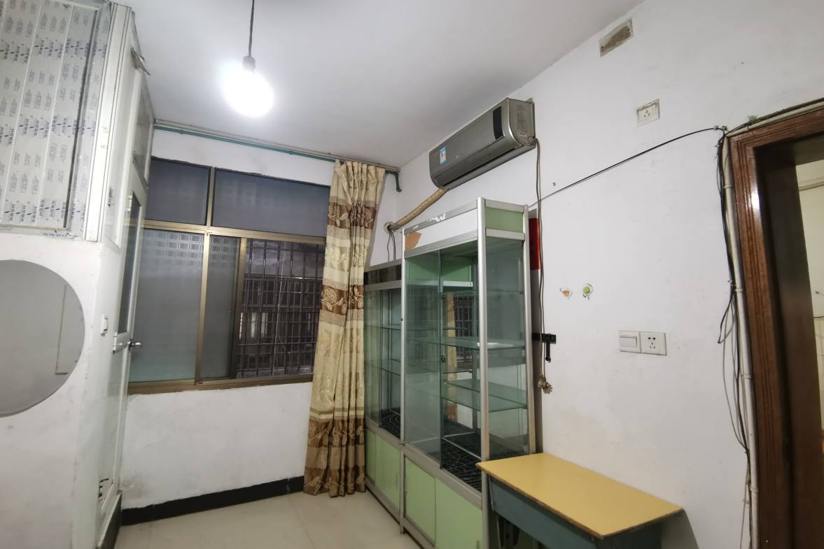 王家小区  3室1厅2卫   800.00元/月 王家小区  3室1厅2卫   800.00元/月室内图