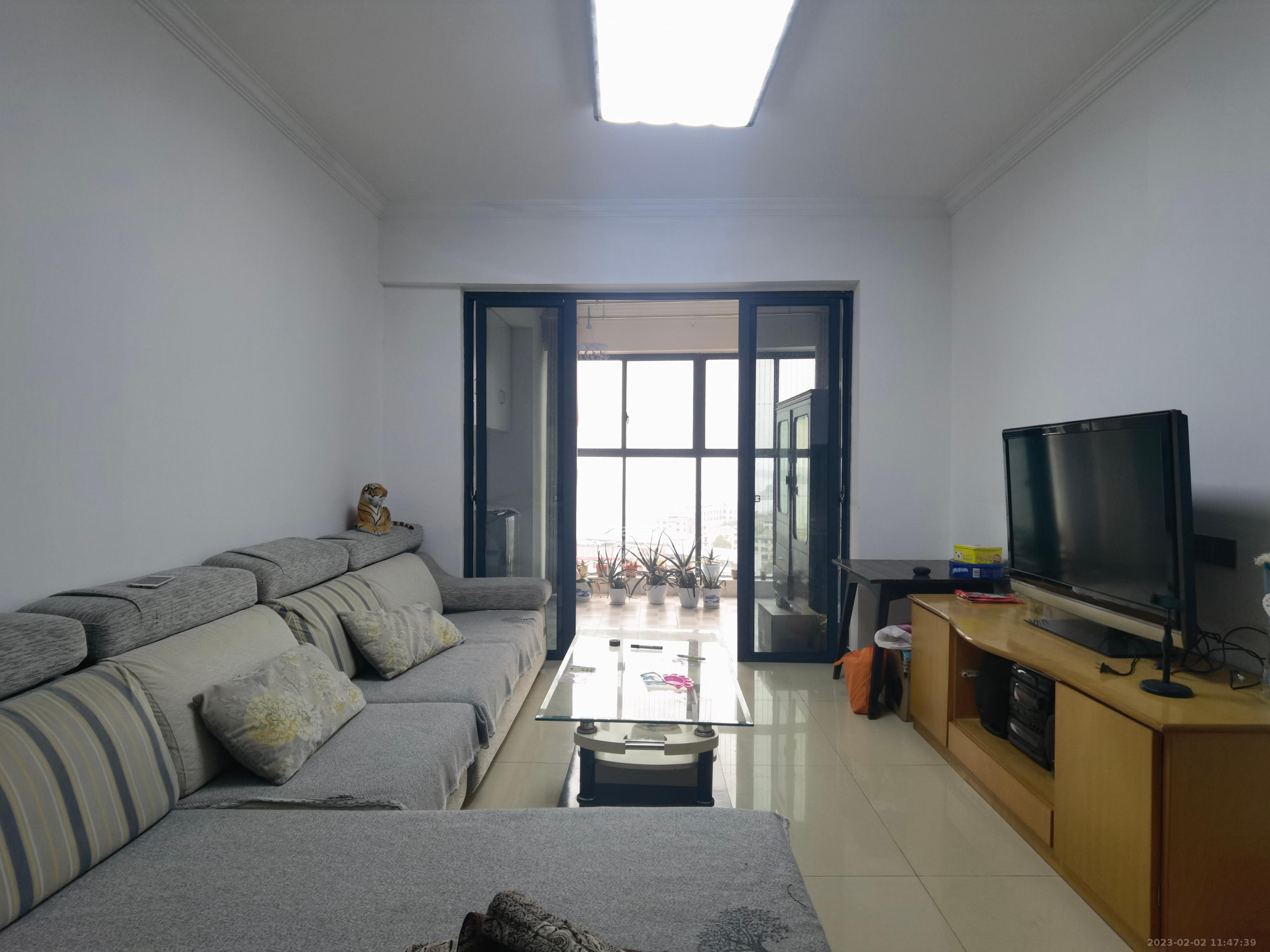 德惠雅苑(众星湘港公馆) 3室2厅1卫 2000.0元/月