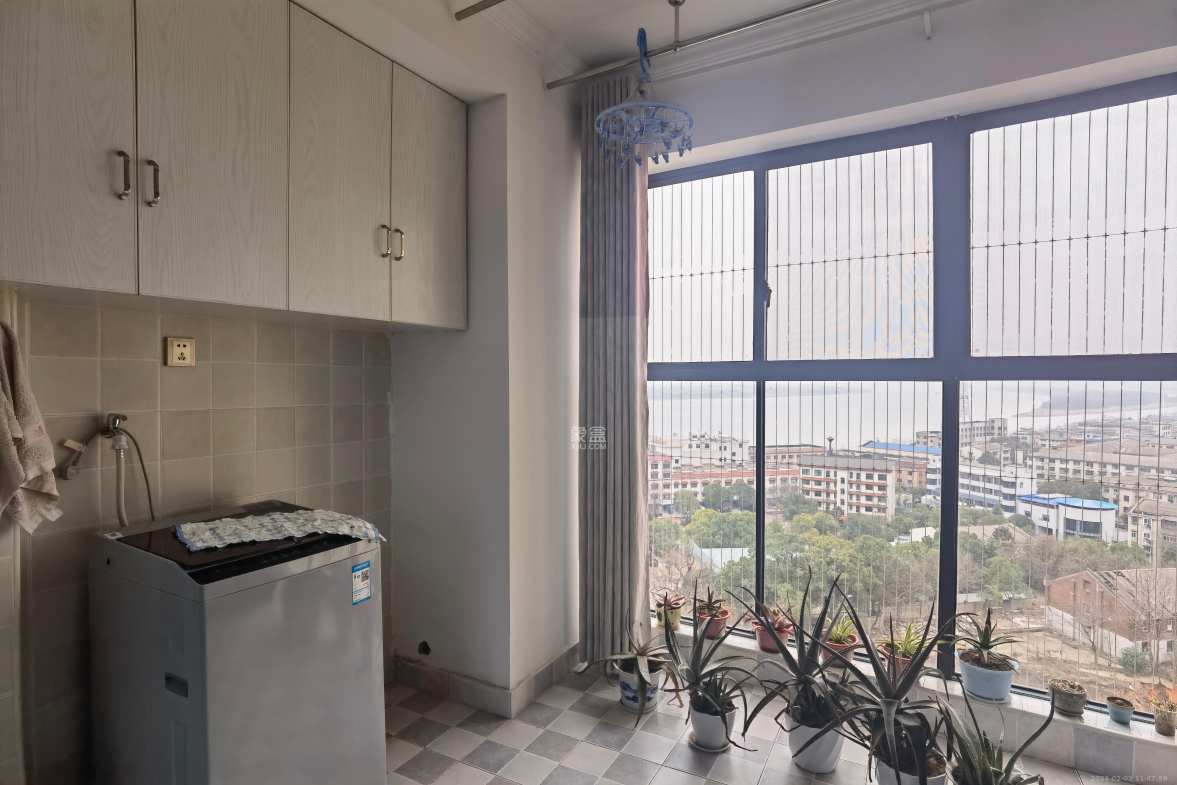 德惠雅苑(众星湘港公馆) 3室2厅1卫 2000.0元/月 德惠雅苑(众星湘港公馆) 3室2厅1卫 2000.0元/月室内图