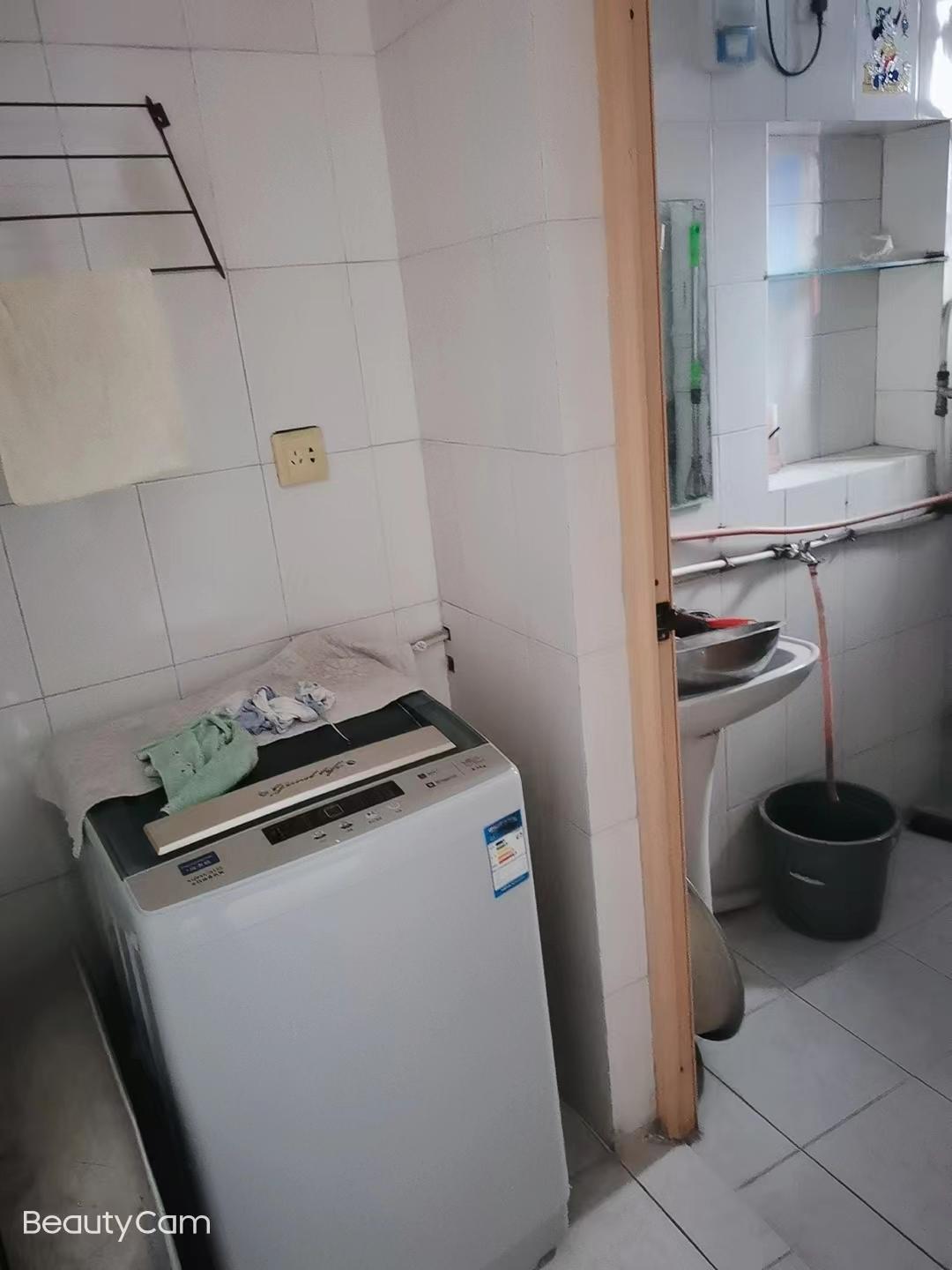 涟钢福利厂(单位)家属楼 3室1厅1卫 32.8万 涟钢福利厂(单位)家属楼 3室1厅1卫 32.8万卫生间