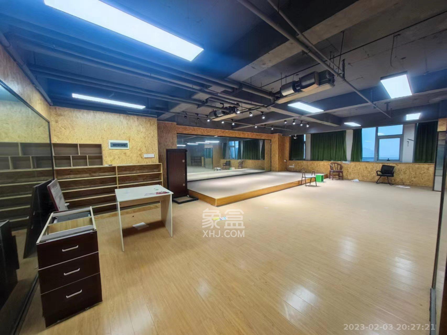 开源鑫贸大楼   221.0㎡      8500.0元/月室内图