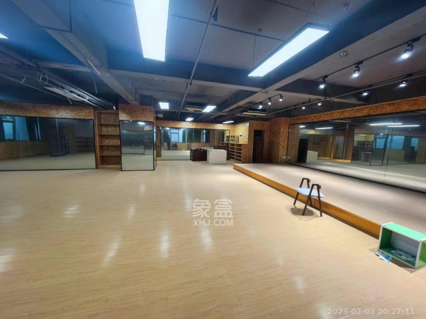 开源鑫贸大楼   221.0㎡      8500.0元/月室内图