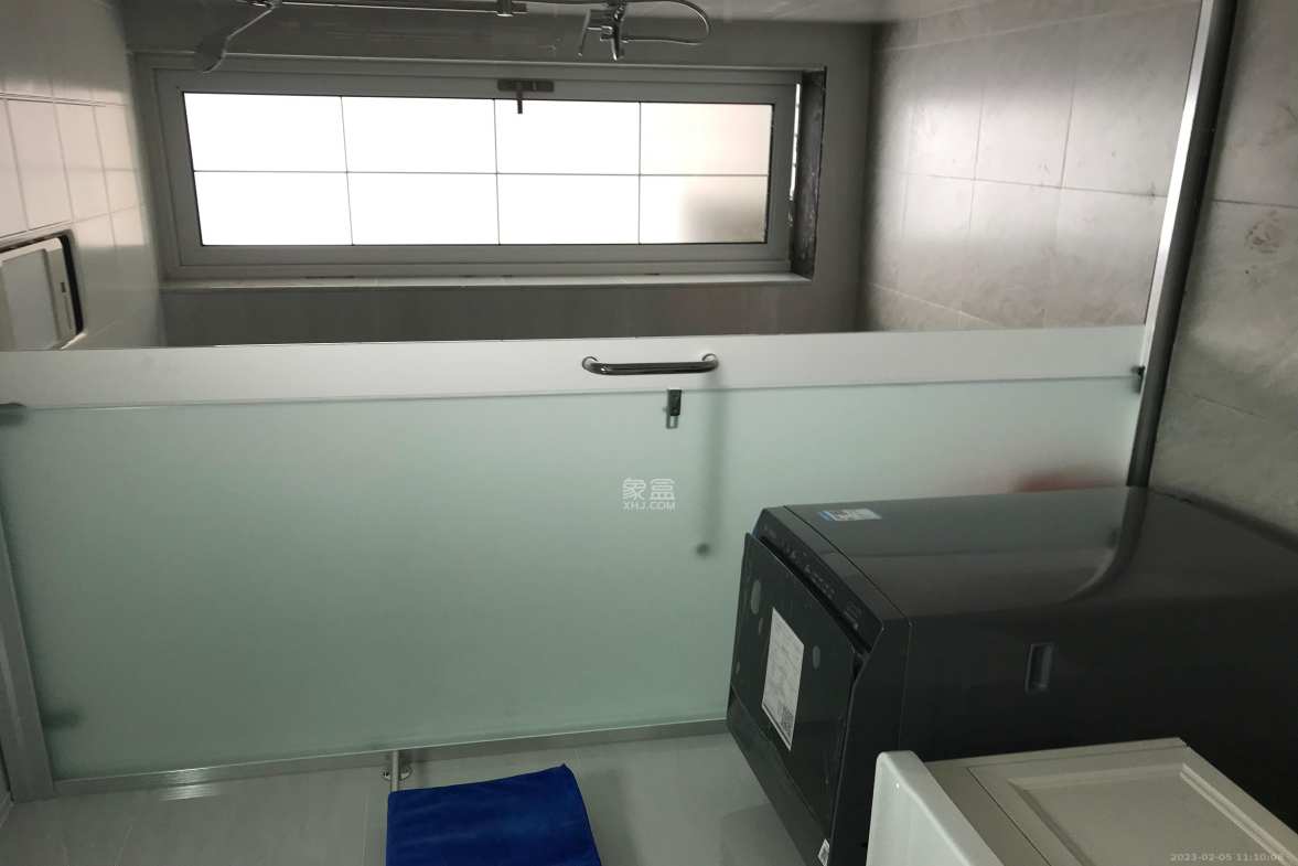 湘诚德峰小区B区  4室2厅2卫    3100.0元/月室内图