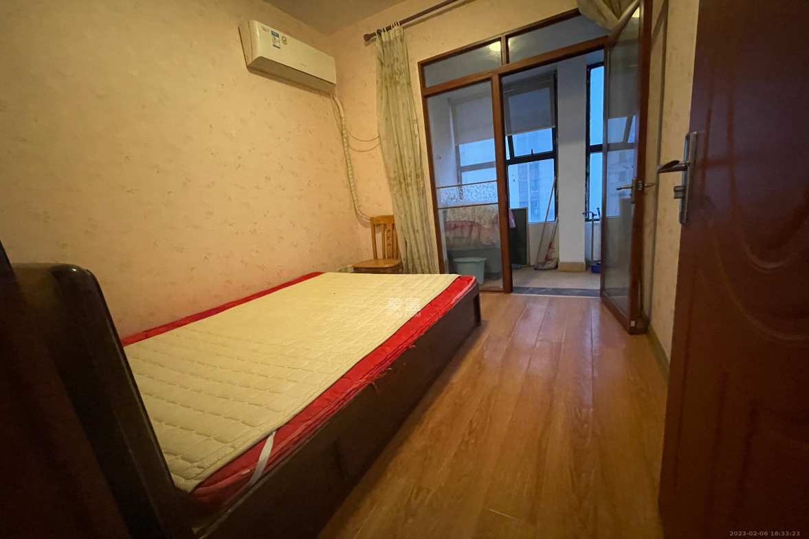 红花坡社区  2室1厅1卫    1600.0元/月室内图