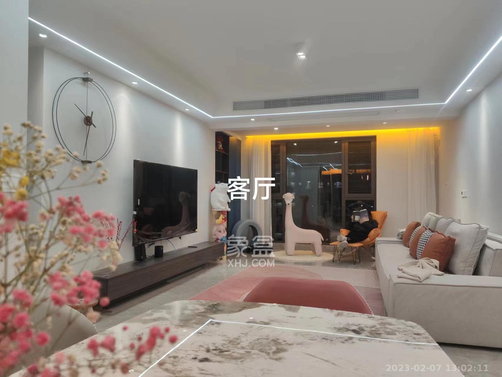 中交中央公园D1区 4室2厅2卫 5200.0元/月