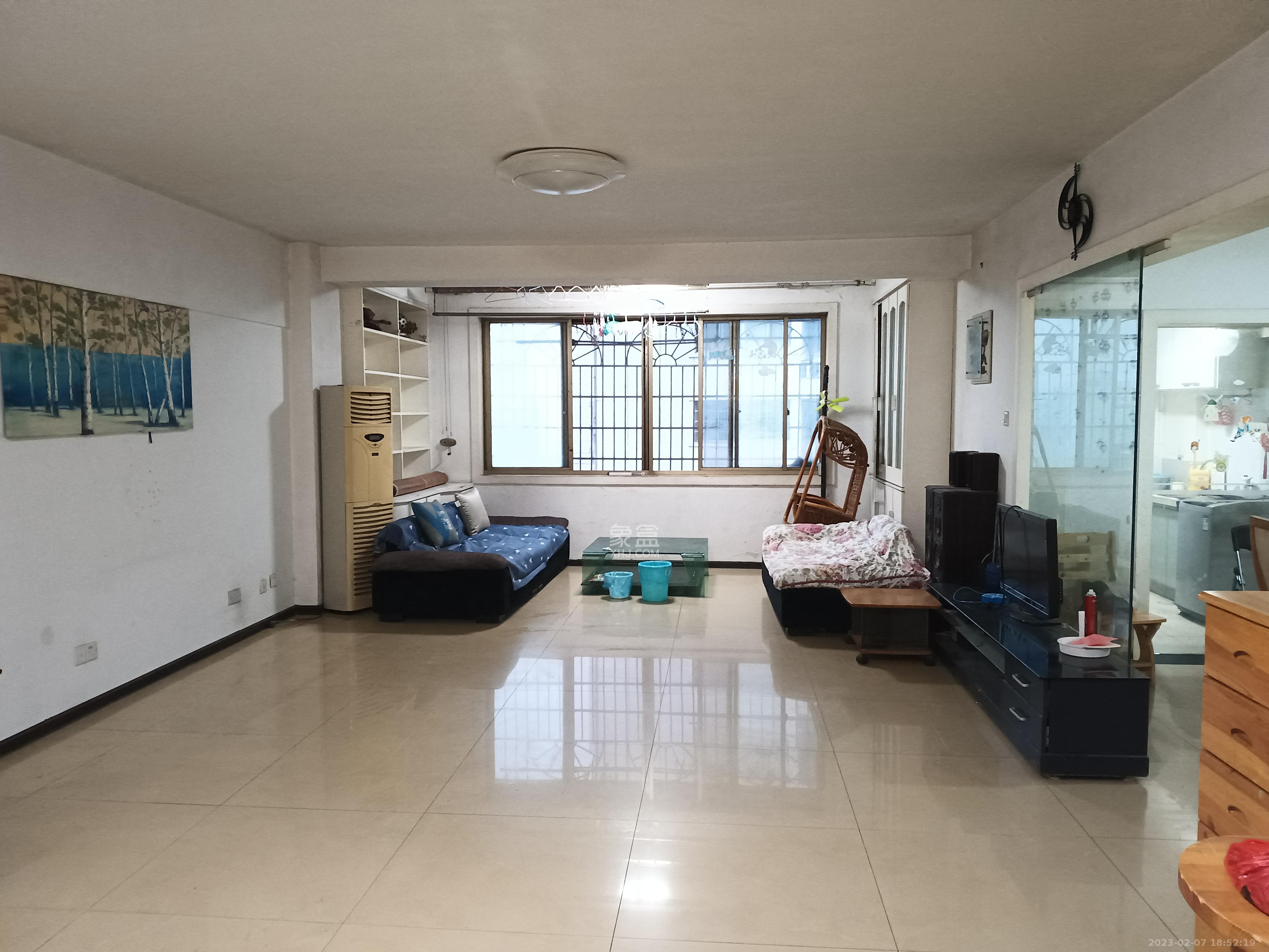 凤凰大厦 3室2厅2卫 3800.0元/月