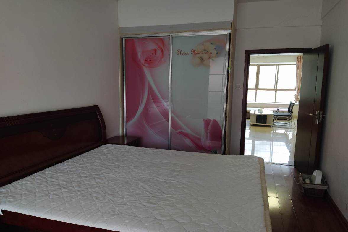 凯泉湾  3室2厅2卫   1500.00元/月室内图