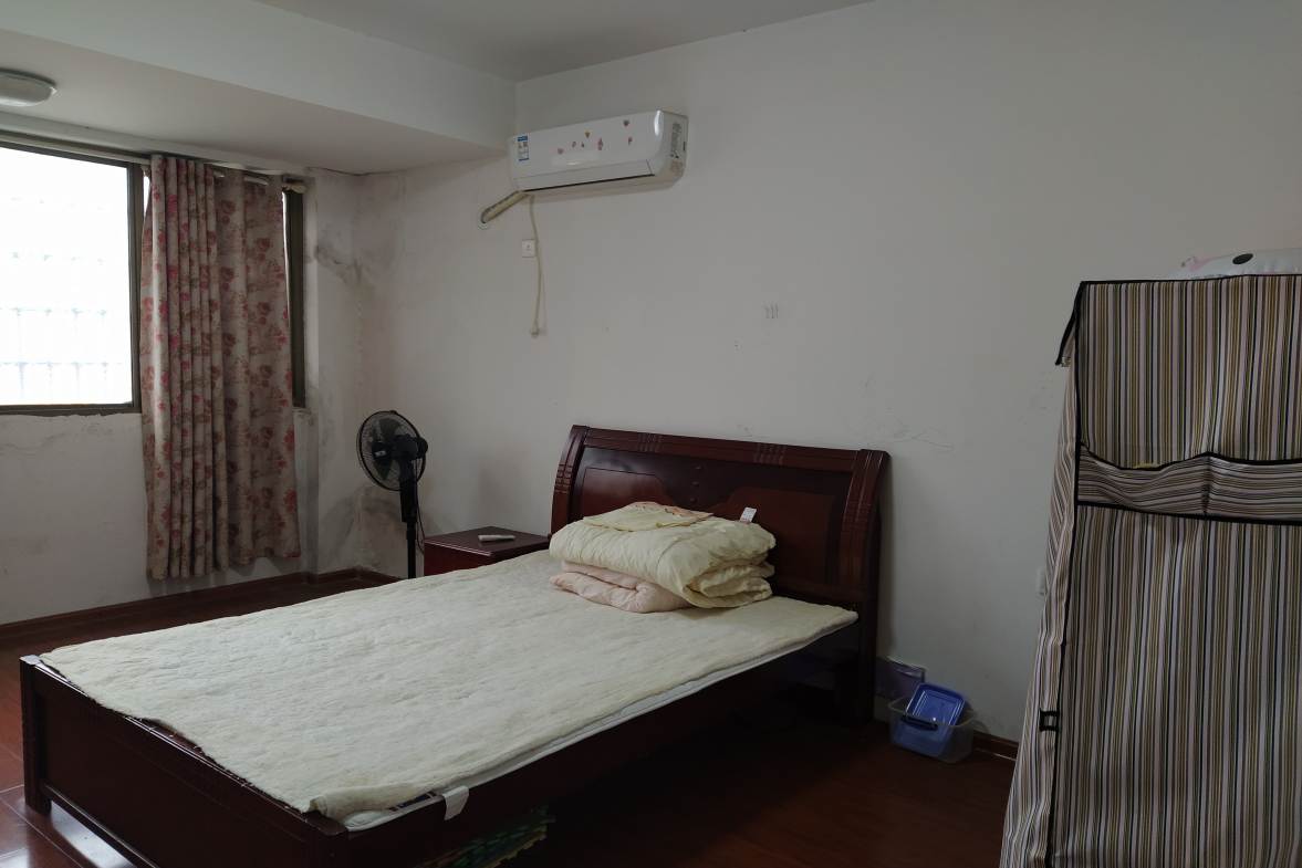 凯泉湾  3室2厅2卫   1500.00元/月室内图