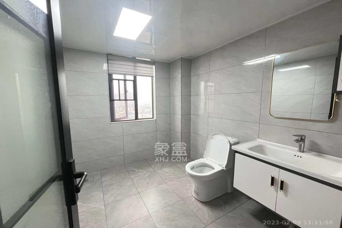 芙蓉别墅山庄(嘉湘华庭) 3室2厅2卫 3500.0元/月 芙蓉别墅山庄(嘉湘华庭) 3室2厅2卫 3500.0元/月室内图