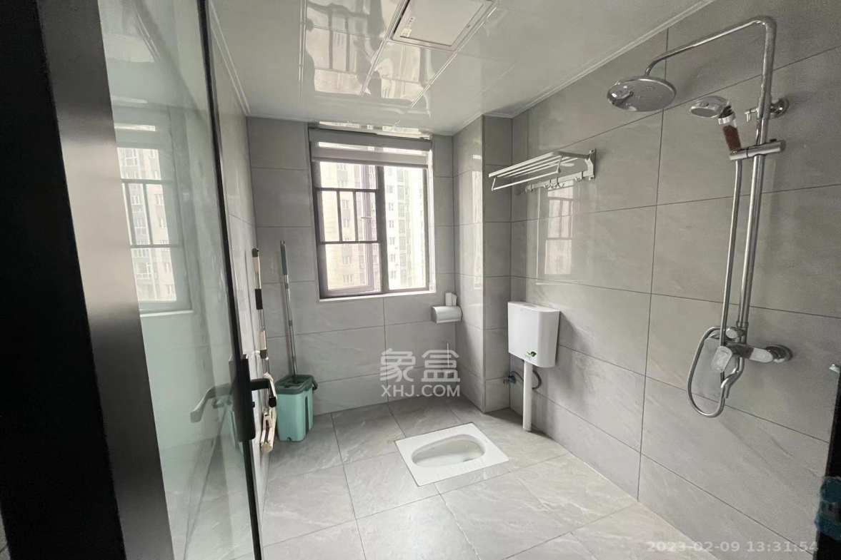 芙蓉别墅山庄(嘉湘华庭) 3室2厅2卫 3500.0元/月 芙蓉别墅山庄(嘉湘华庭) 3室2厅2卫 3500.0元/月室内图