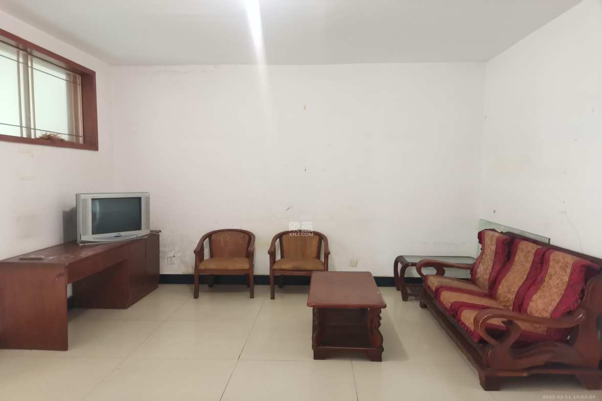 泉塘小区  3室2厅2卫   1200.00元/月室内图1