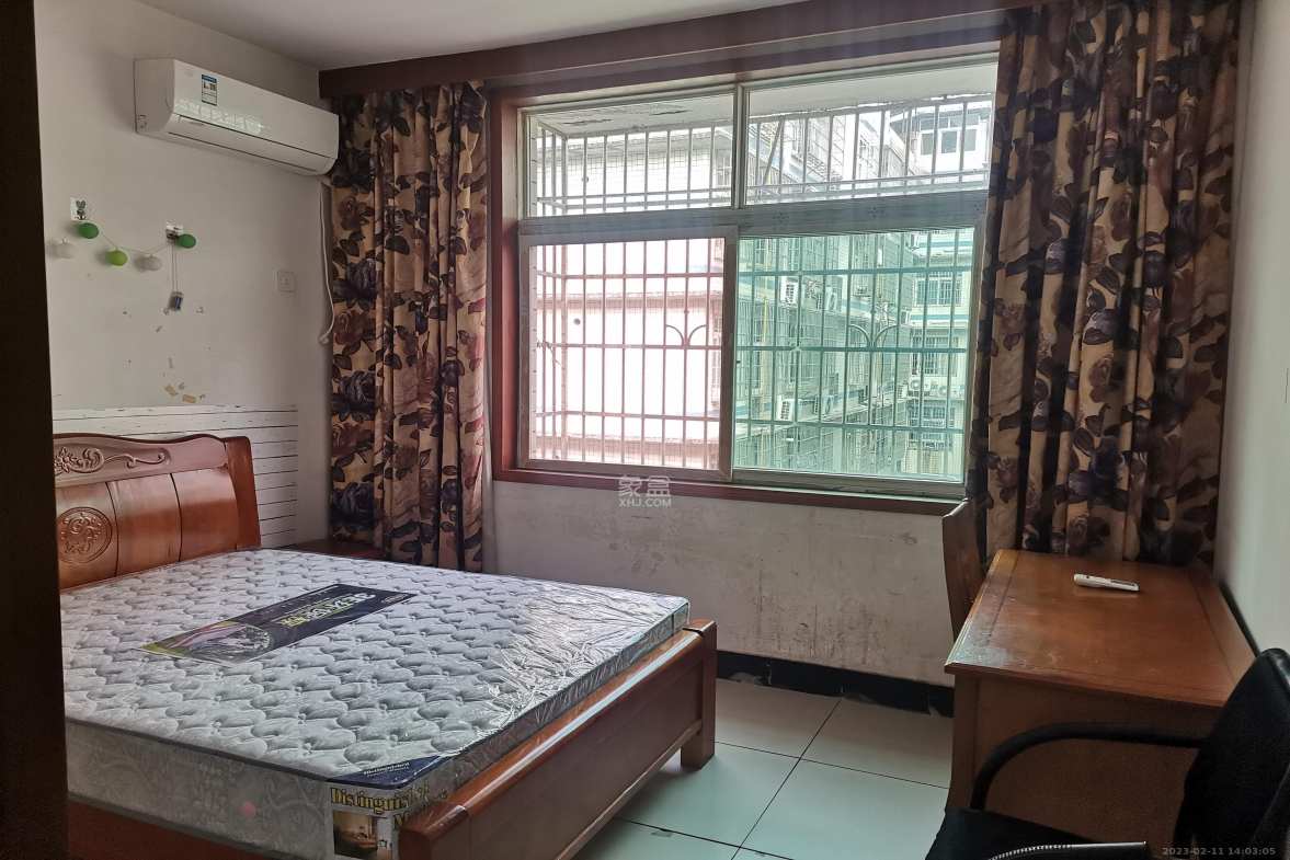 泉塘小区  3室2厅2卫   1200.00元/月室内图