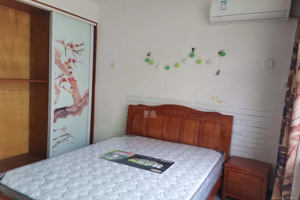 泉塘小区  3室2厅2卫   1200.00元/月室内图