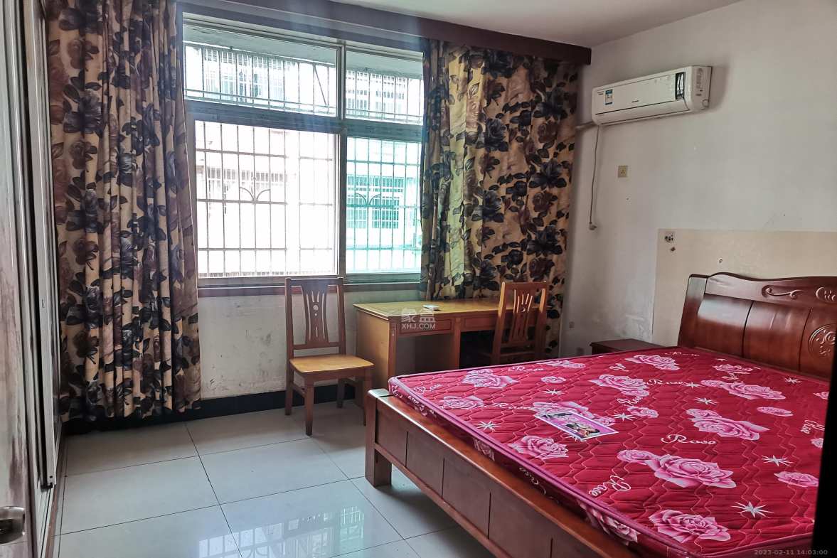 泉塘小区  3室2厅2卫   1200.00元/月室内图