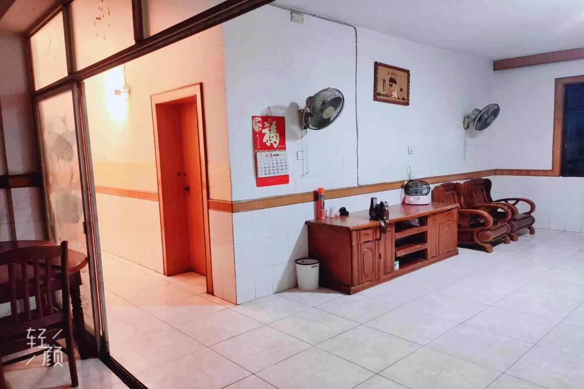 石化苑小区  3室2厅1卫   780.00元/月室内图