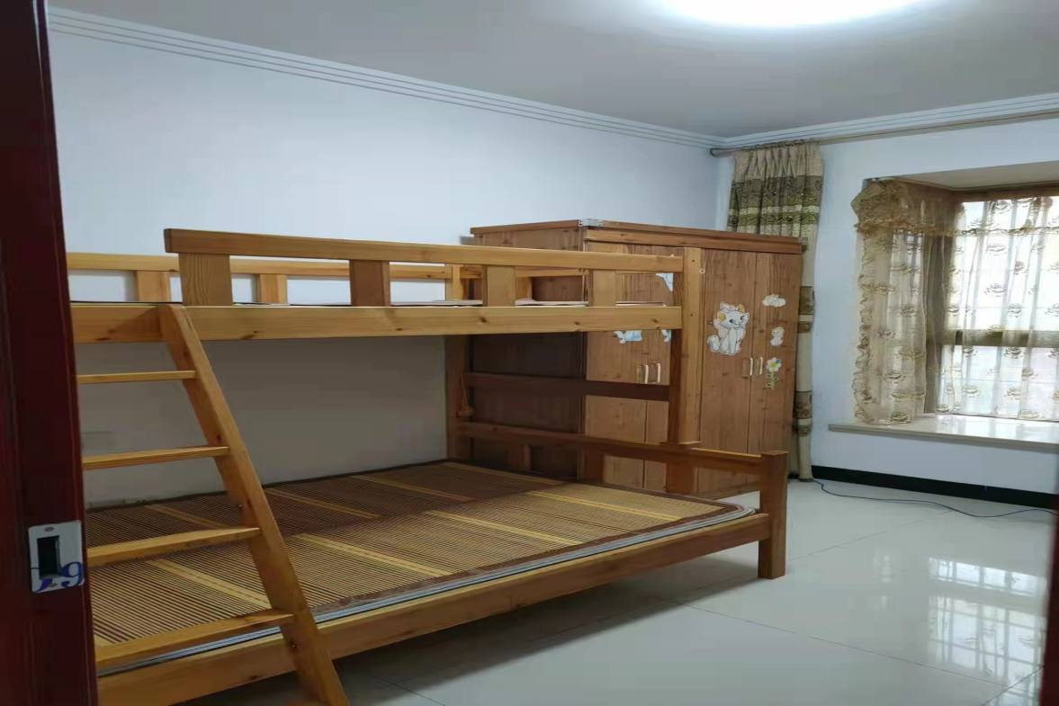 东方豪苑  3室2厅2卫   1800.00元/月室内图